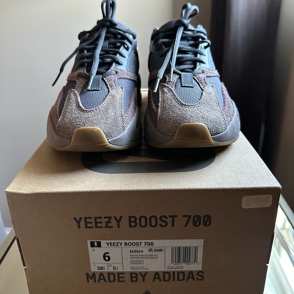 Yeezy boost 700 muave adidas - Picture 1 of 10